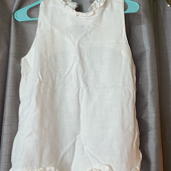 Perfect and must need white blouse - Picture 1 of 3